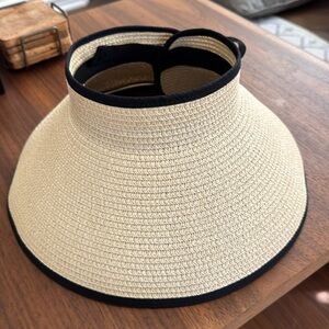 NWOT Packable Roll Up Women's Sun Visor. One Size